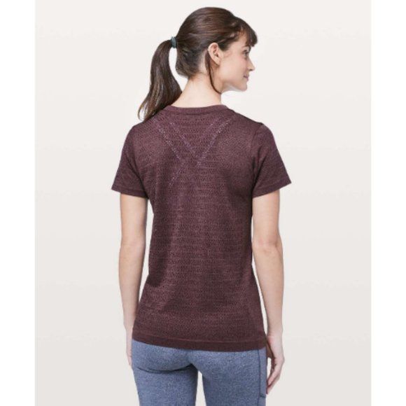 Lululemon Breeze By Short Sleeve Tee *Squad Size 4 - Picture 2 of 8